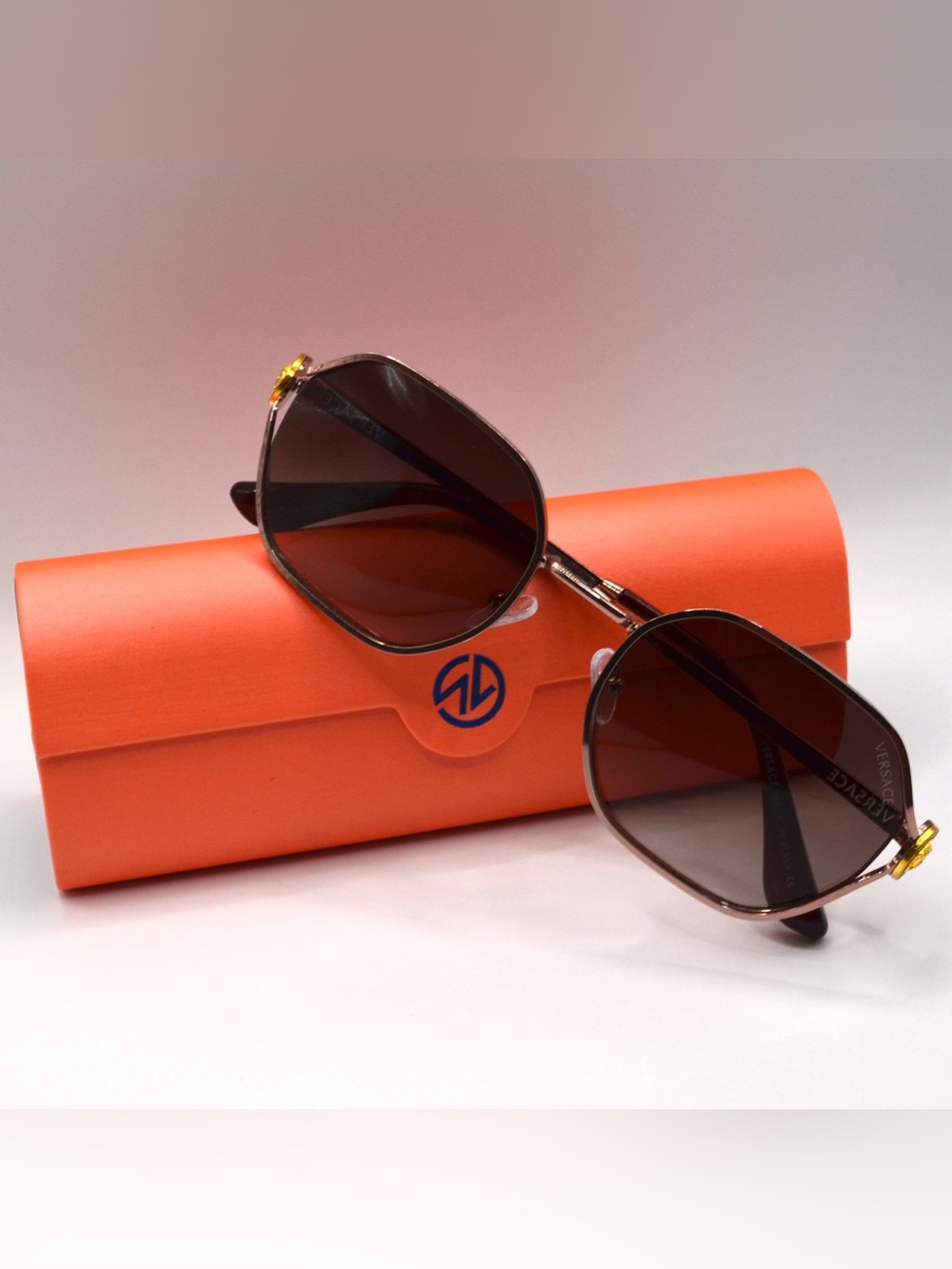 Versace Women’s Sunglasses – Pink Bronze / Brown Gradient – New – 55-20-140 - Picture 13 of 16
